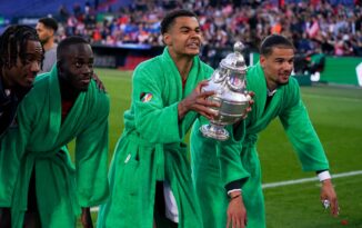 PSV legt roest bij Ajax bloot