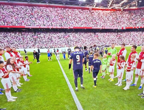 Nederigheid past bij nummer 4 Ajax