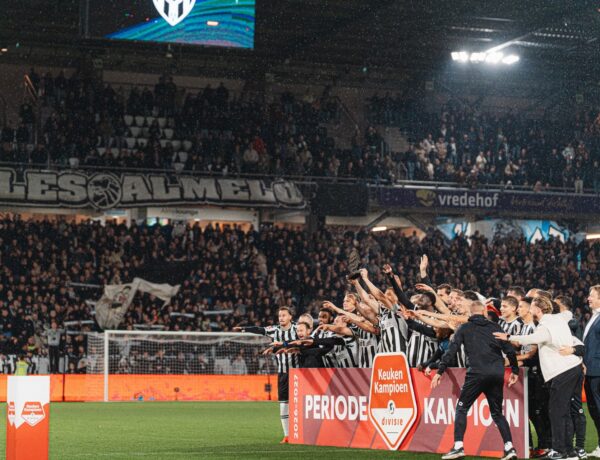 Profvoetbal in Nederland, een kartel zonder achterdeur